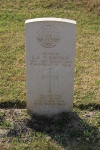 Ismailia War Memorial Cemetery - Robinson, Ernest Henry Walter
